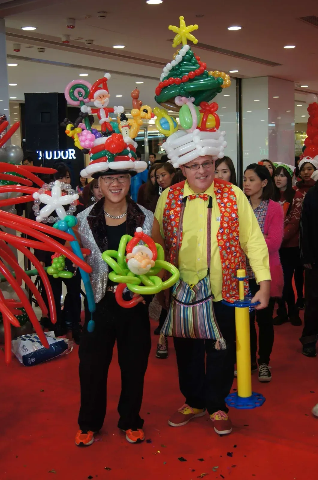Best Hong Kong balloon twister make great balloon shape for hotel event