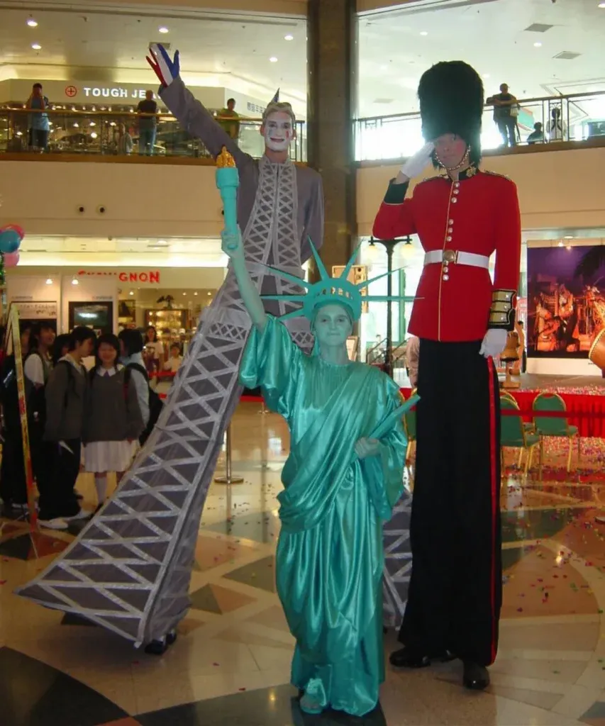 COUNTRY ICONS ROVING CHARACTERS FOR EVENTS IN HK