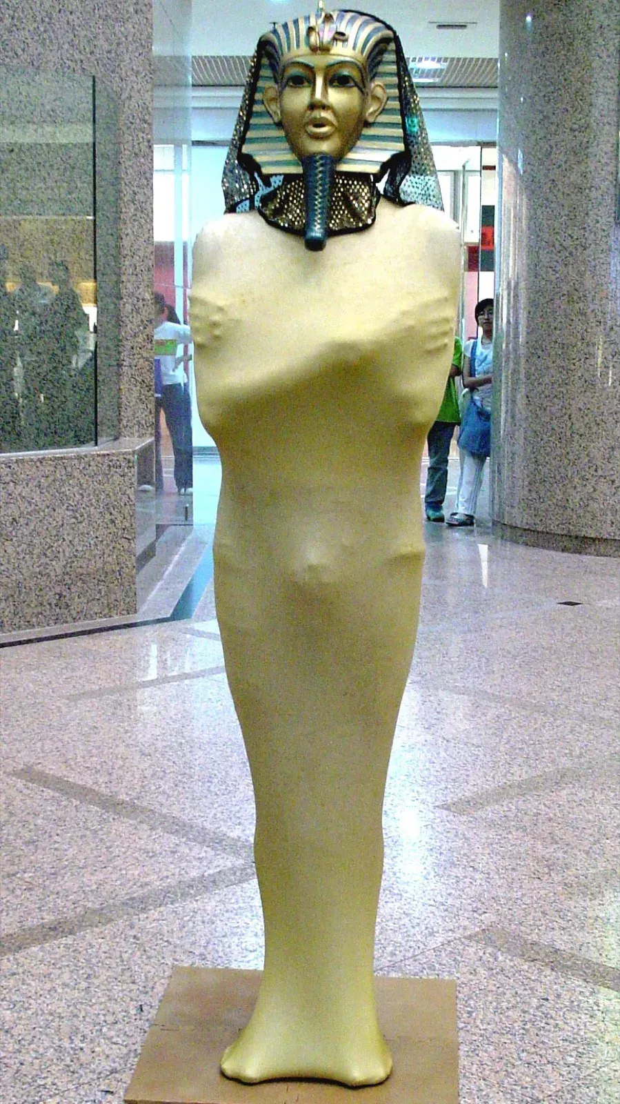 Egyptian Mummy performer entertain hong kong shopping mall