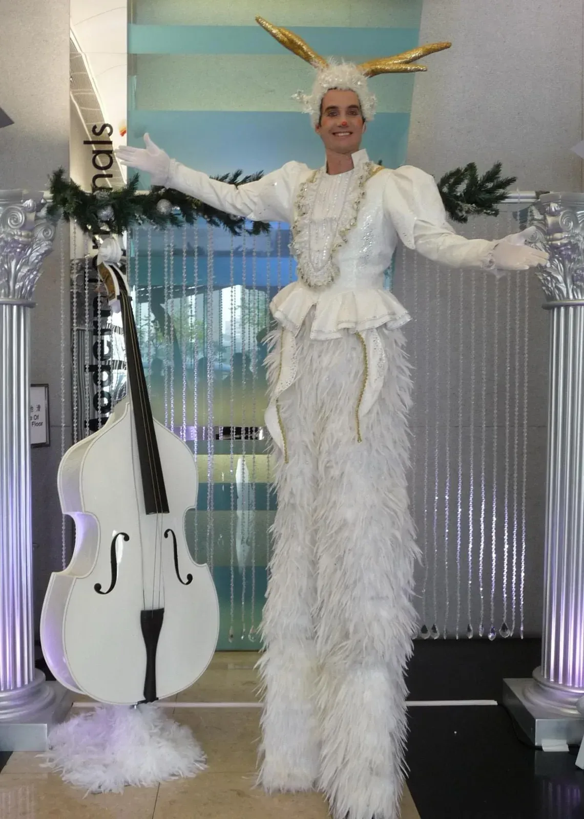Hong Kong & macau best stilts walker with swarovski crystal & white feather costume