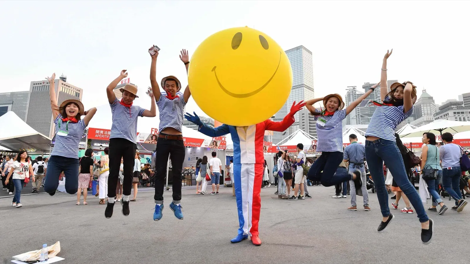 Hong Kong big smiley face balloon on head character for Wine & Dine Event