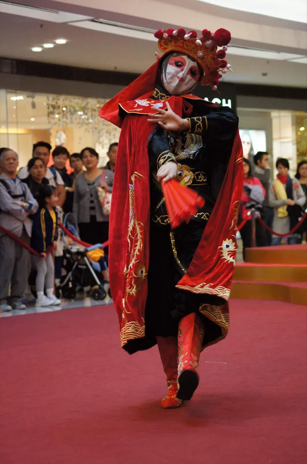 Face Changing Act in Hong Kong