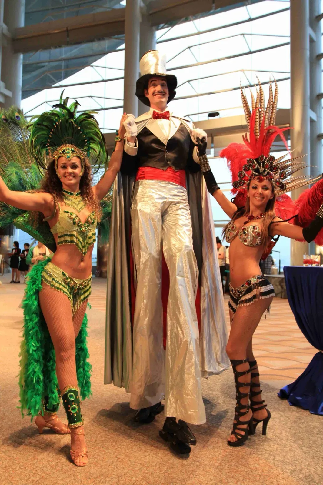 Hong Kong elegant tilts walker with Macau Brazilian sexy dancer