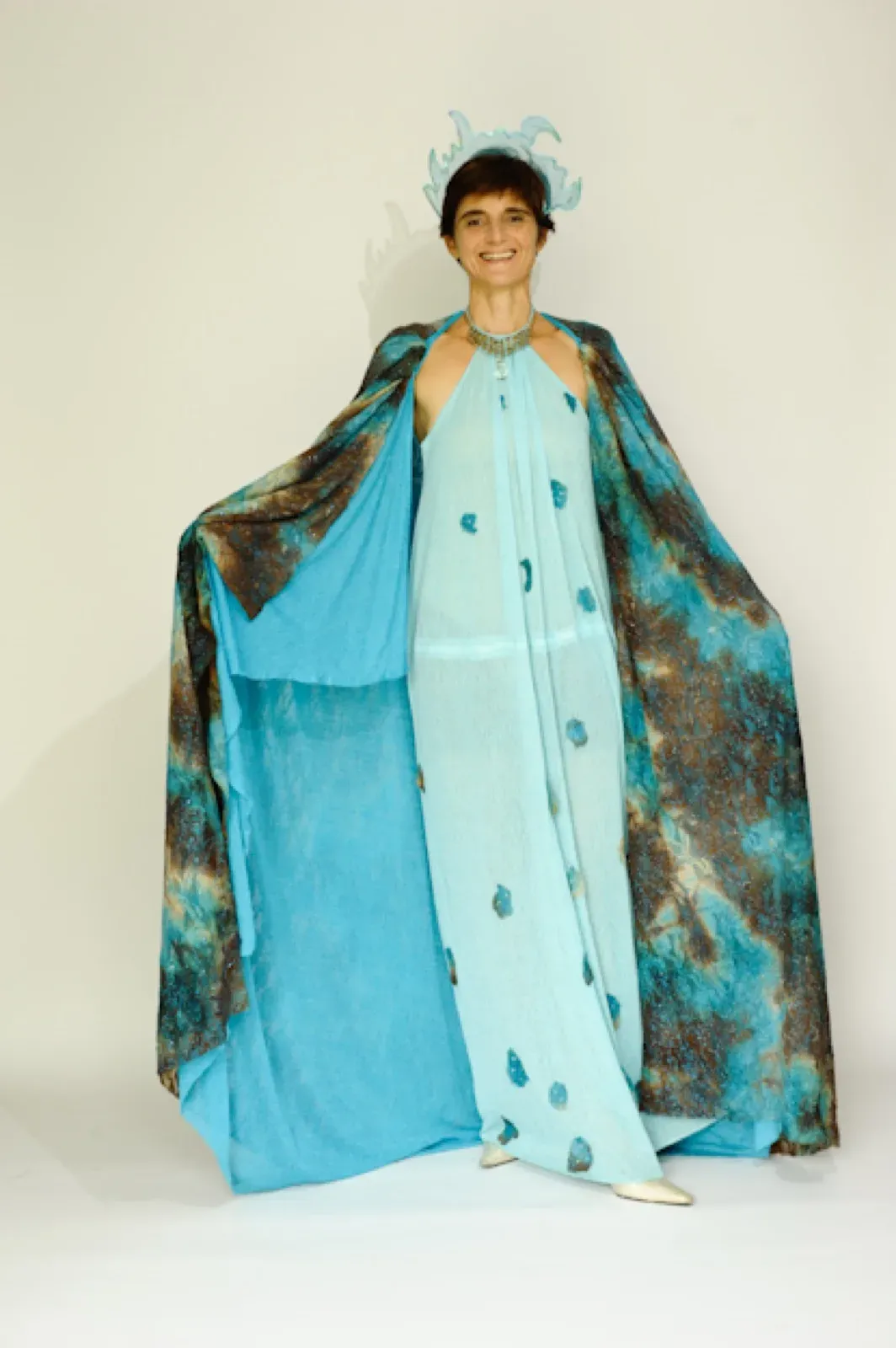 hong kong queen of the sea costume with crown for party entertainment