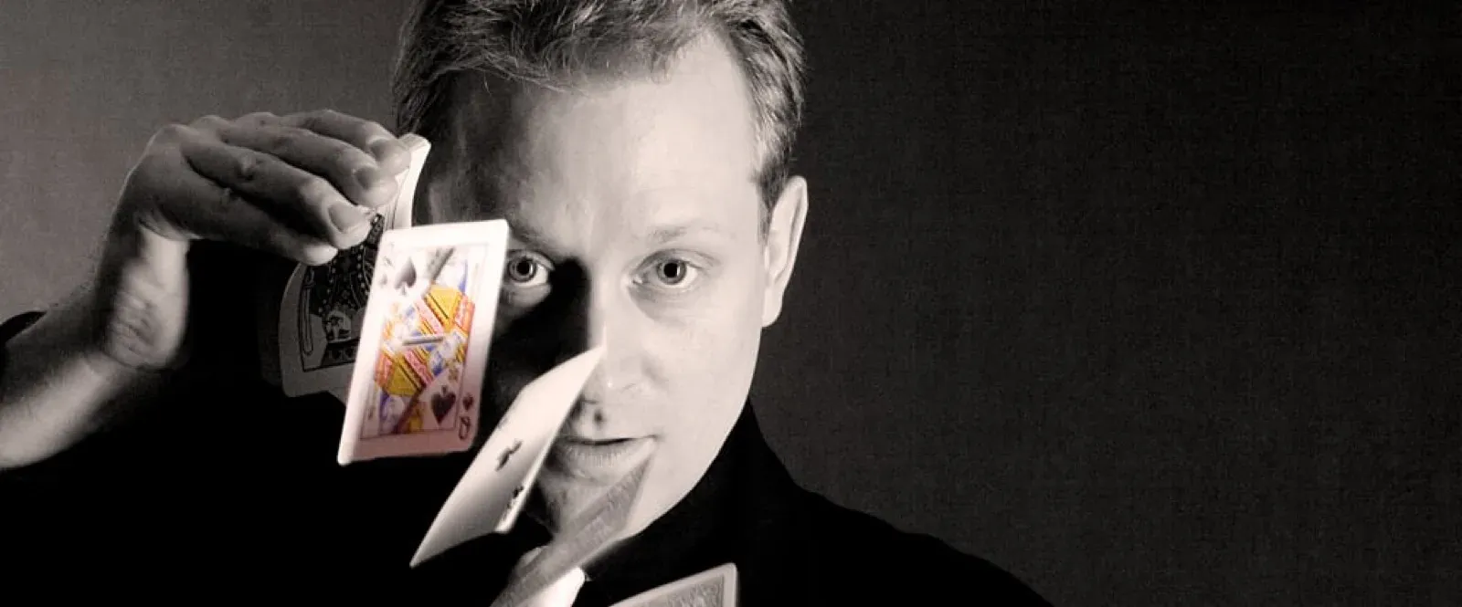 Hong Kong western magician close up stage show