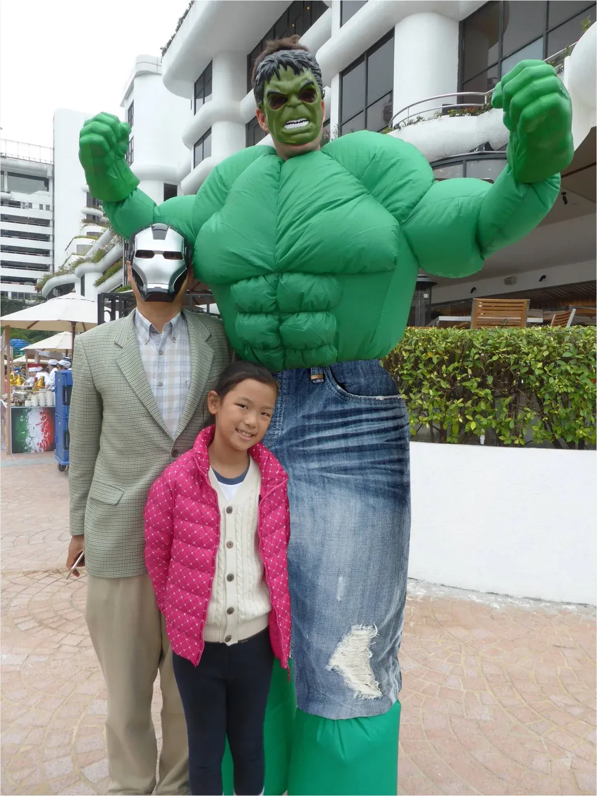 Hulk on stilts performer in hong kong club party entertainment
