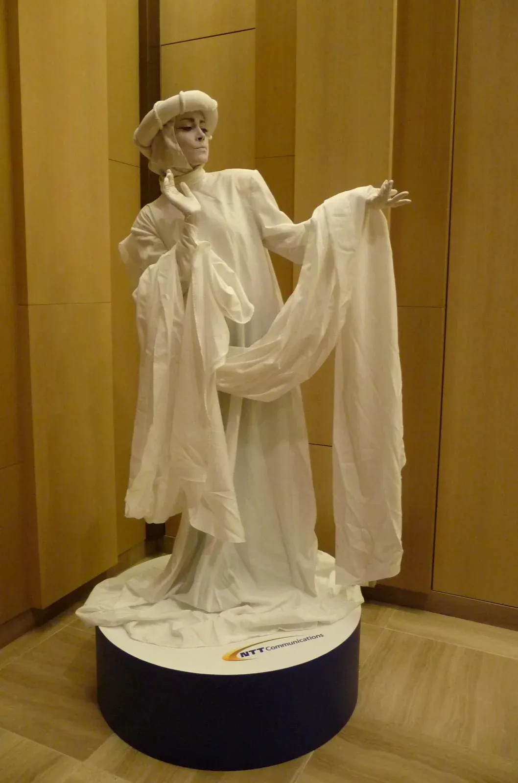 Italian white living statue mime in Hong Kong corporate event