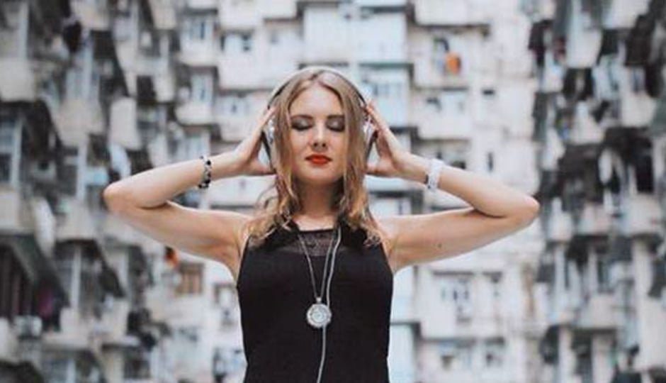 FEMALE DJ FOR SETS & EVENTS
