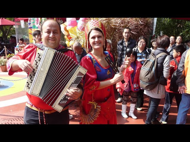 RUSSIAN MUSIC WITH ACCORDION & PERCUSSION IN HONG KONG OCEAN PARK