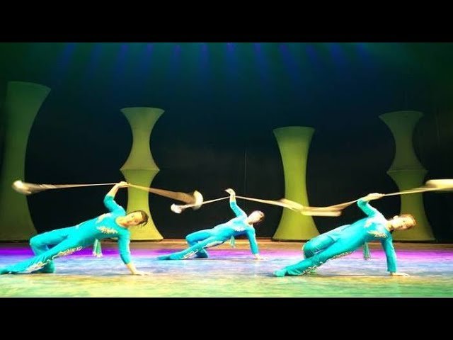 WATER BOWL JUGGLING BY CHINESE ACROBATIC TEAM