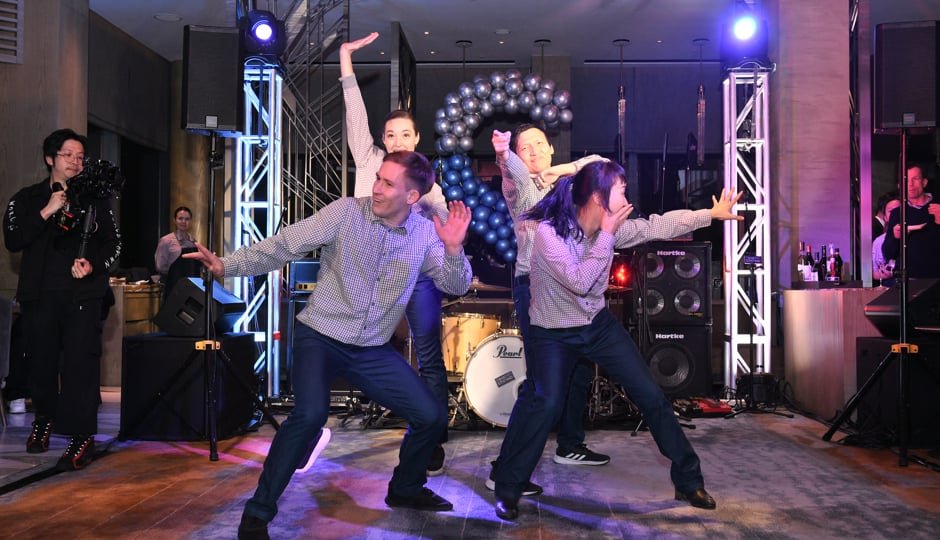 FLASH MOB SURPRISE PERFORMANCE FOR HONG KONG HOTEL OPENING