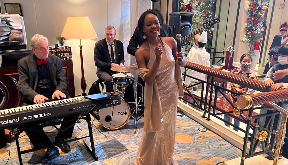 CHRISTMAS JAZZ MUSIC FOR A HOTEL PARTY OPENING