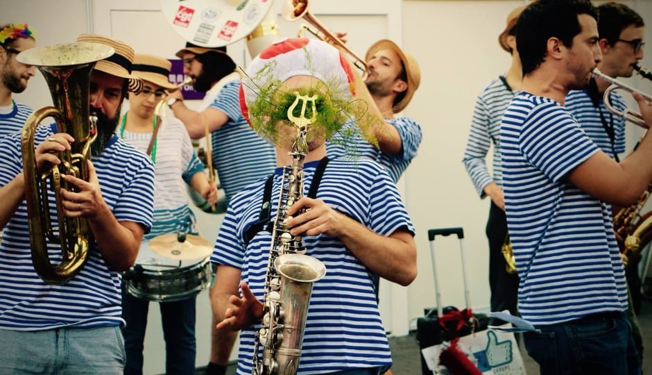 FRENCH MUSIC MARCHING BAND FOR EVENTS