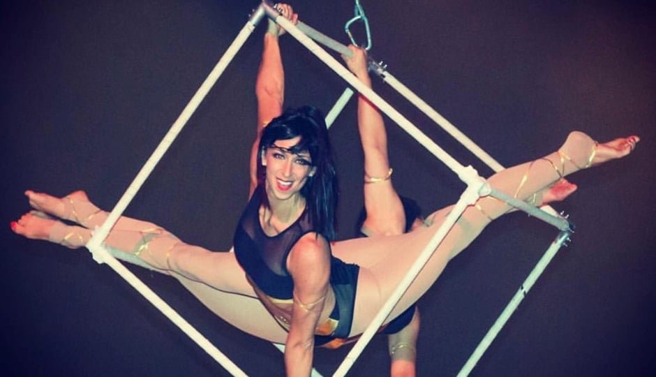 AERIAL CUBE DUO ACT IN HONG KONG