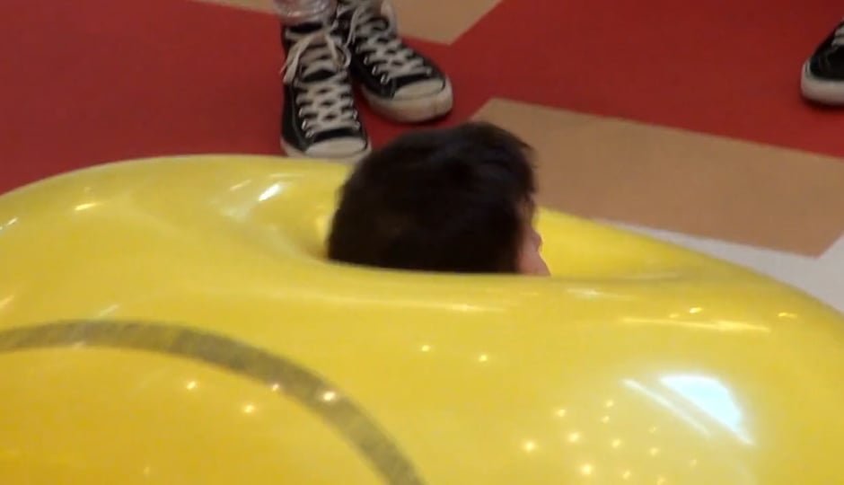 CLIMB IN GIANT BALLOON IN HONG KONG