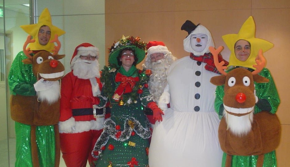 CHRISTMAS CHARACTERS PARADE