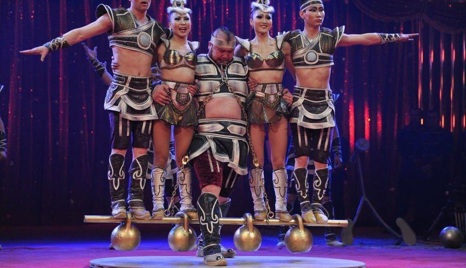 STRONG MAN PERFORMANCE IN ASIA