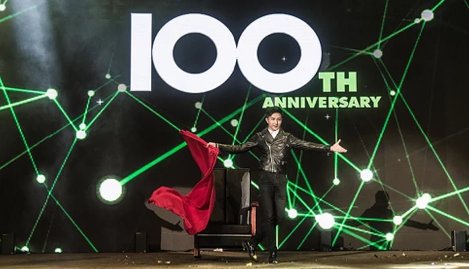 STAGE MAGICIAN HONG KONG AWARD WINNING