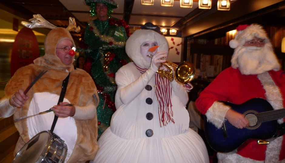 CHRISTMAS MUSIC MARCHING BAND