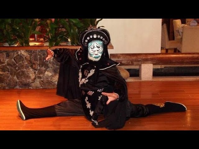 CHANGING FACE PERFORMER FROM CHINA