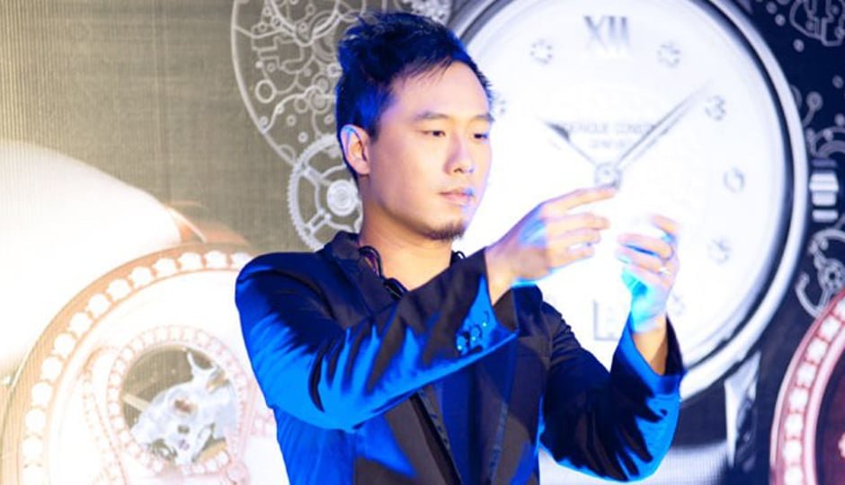 BIG ILLUSION & MAGIC STAGE EFFECTS FOR THIS ASIAN MAGICIAN